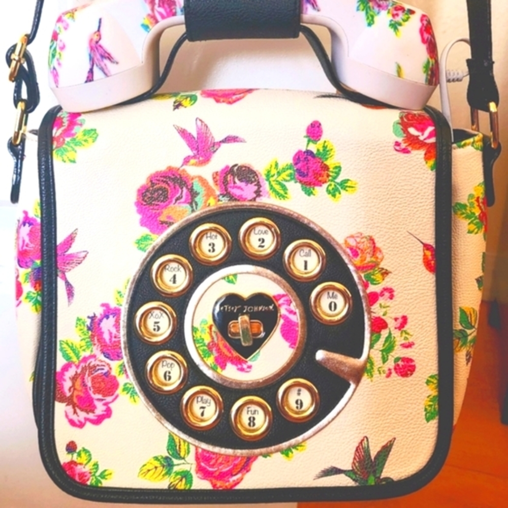 Betsey Johnson flower phone bag